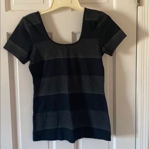 Scoop neck tee